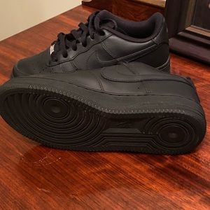 Like New. Worn twice. Grandson wouldn’t wear them.